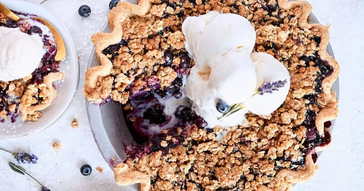 Blueberry Crumble Pie